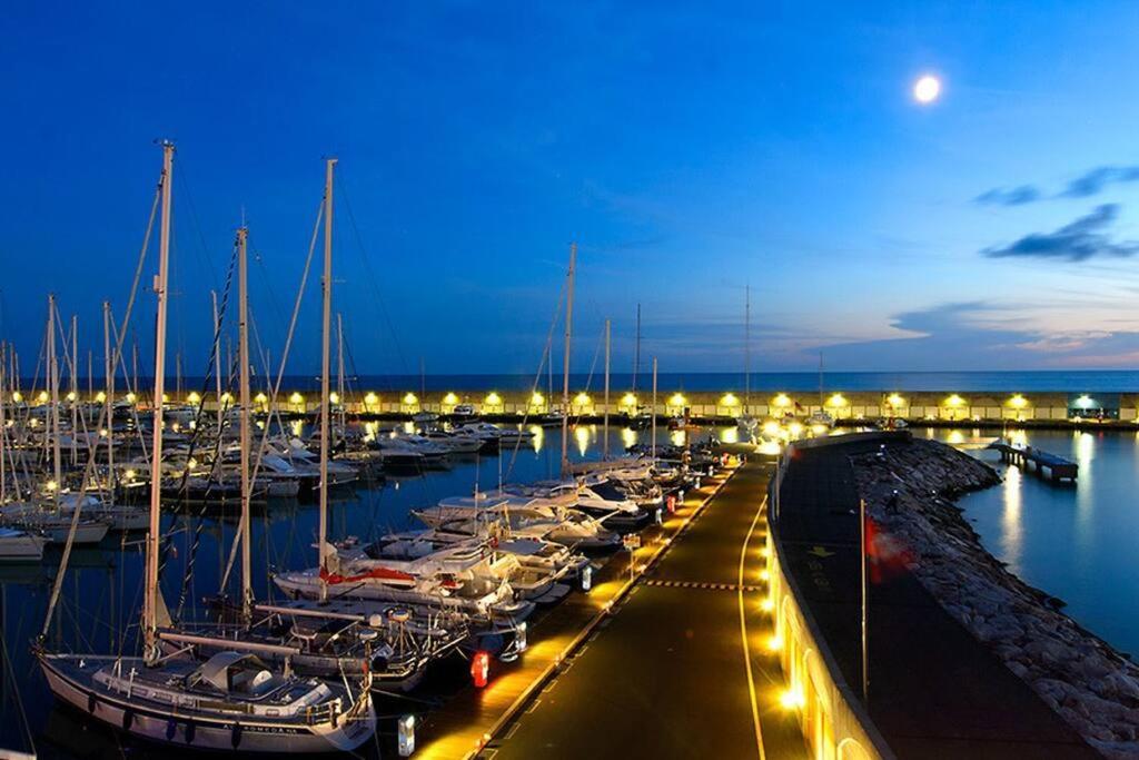 Appartamento A 50 Mt Dal Mare Rosignano Solvay Bagian luar foto