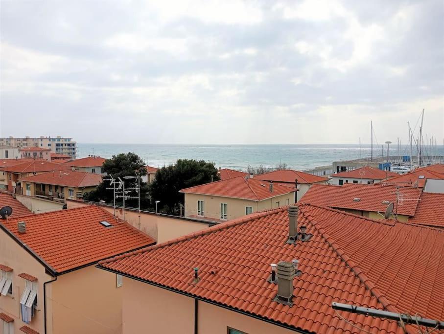 Appartamento A 50 Mt Dal Mare Rosignano Solvay Bagian luar foto