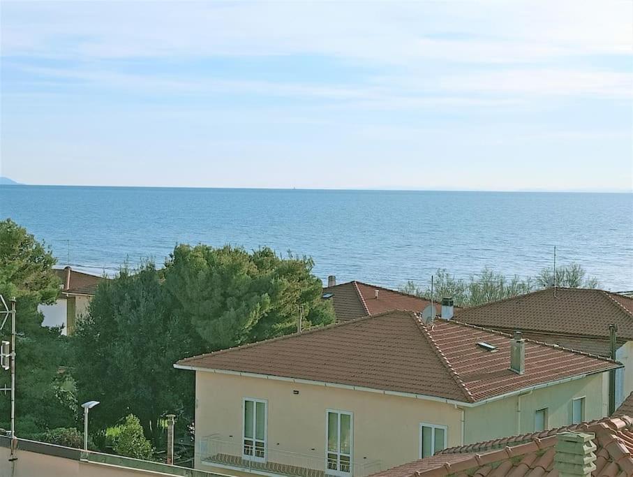Appartamento A 50 Mt Dal Mare Rosignano Solvay Bagian luar foto